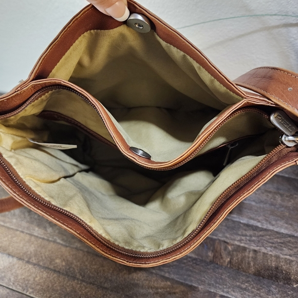 Piel Full Grain Cowhide Leather Bucket Bag - Picture 13 of 17